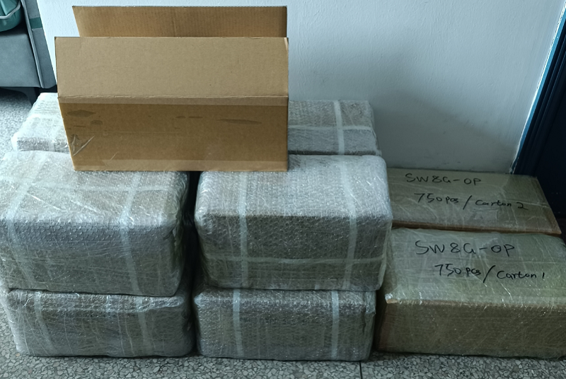 16000 STÜCKE 6900ZZ;2040PCS 634-ZZ;750 STÜCKE SW8G-OP;500 PCS 63800-2RS sind fertig und werden per Luftfracht nach Kanada verschickt